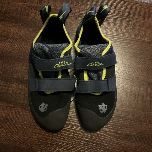 EVOLV Defy Black - Rock Climbing Shoes - Picture 2 of 9